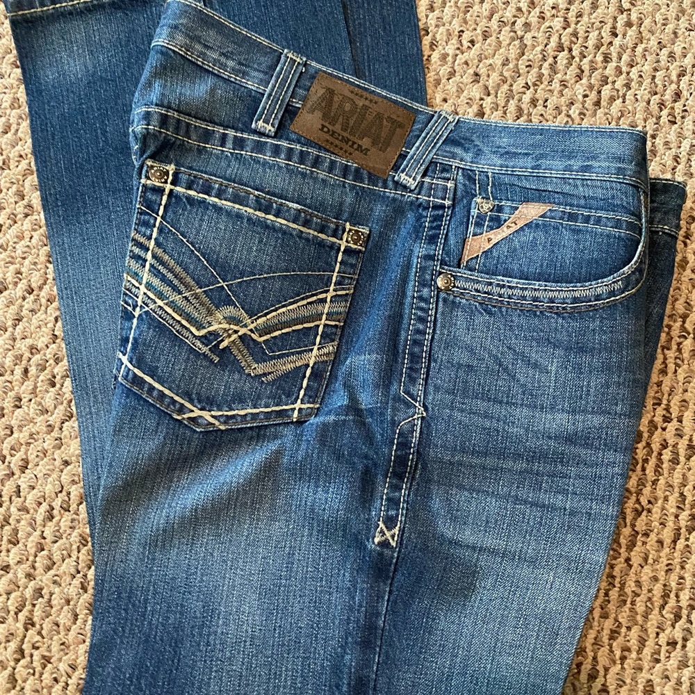 NWOT Ariat M6 Jeans